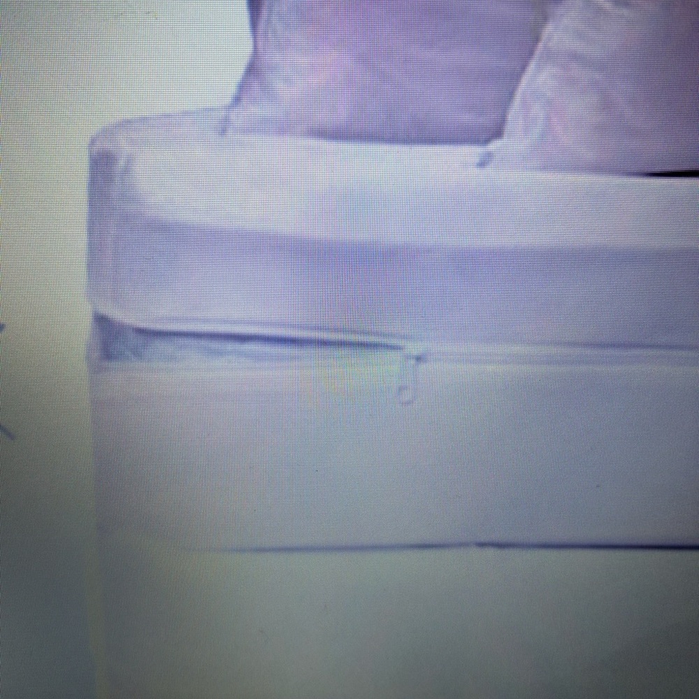 Allergy Bedding Encasement.White. Fully enclose your twin mattress. Waterproof.